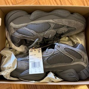 YEEZY 500 GREY